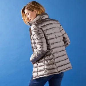 Nepremokavá prešívaná bunda s metalickým efektom na zips