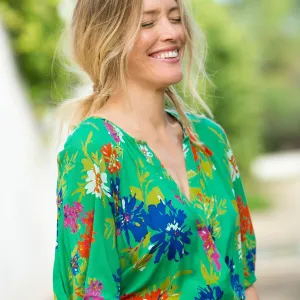 Šaty s výstrihom do "V" a potlačou