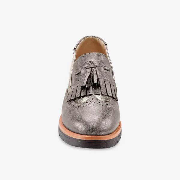 Slippers na klinovej podrážke, so strapcami