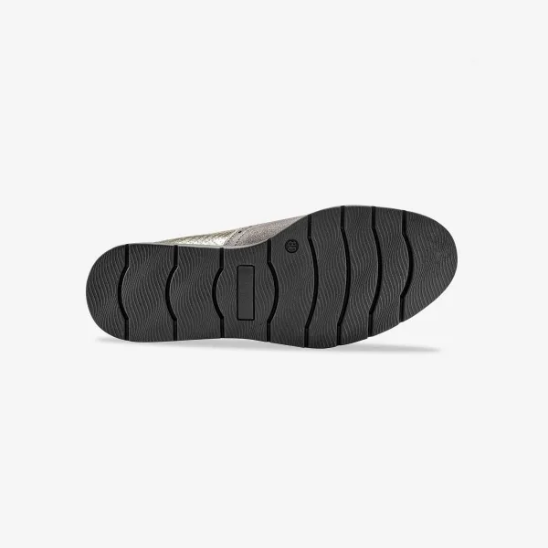 Slippers na klinovej podrážke, so strapcami