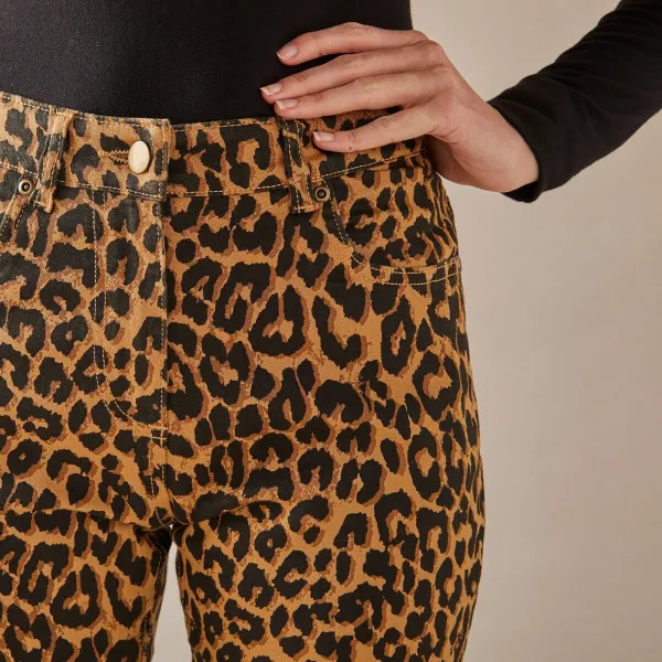 Úzke dlhé nohavice, leopardia potlač