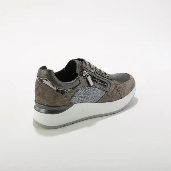 Kožené sneakers na klinovej podrážke