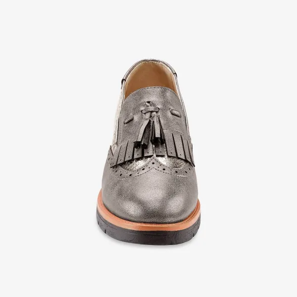 Slippers na klinovej podrážke, so strapcami