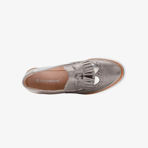 Slippers na klinovej podrážke, so strapcami