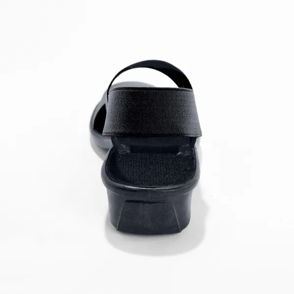 Sandále s pružnými remienkami