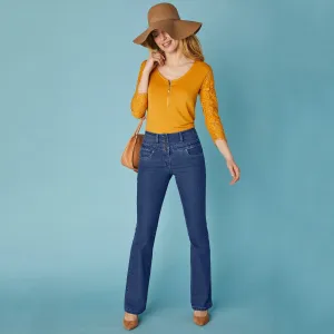 Bootcut džínsy s vysokým pásom pre vyššiu postavu