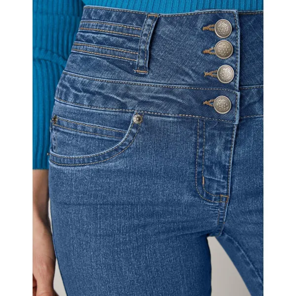 Bootcut džínsy s vysokým pásom pre nižšiu postavu