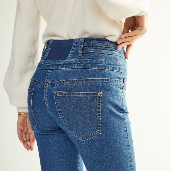 Bootcut džínsy s vysokým pásom pre vyššiu postavu