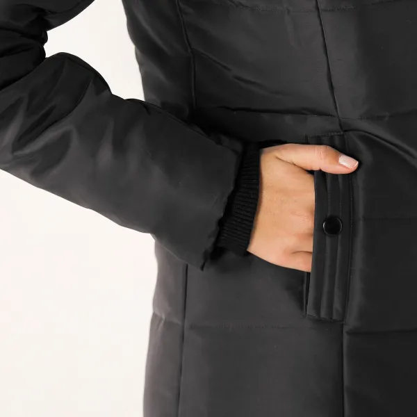 Nepremokavá bunda s kapucňou a imitáciou kožušiny