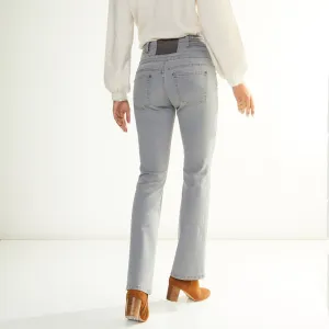 Bootcut džínsy s vysokým pásom pre nižšiu postavu