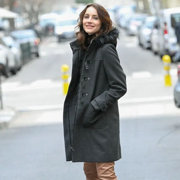 Jednofarebný kabát duffle-coat s kapucňou