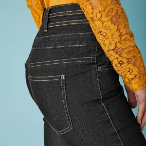 Bootcut džínsy s vysokým pásom pre nižšiu postavu