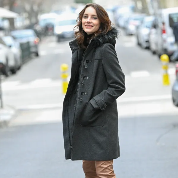 Jednofarebný kabát duffle-coat s kapucňou