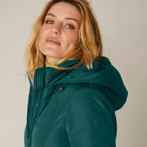 Krátka nepremokavá prešívaná bunda s opaskom, na zips