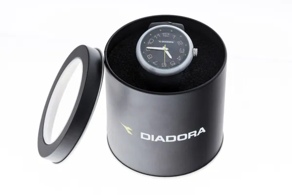 Značkové hodinky DIADORA