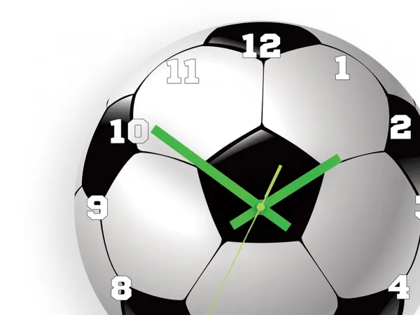 ModernClock Dětské nástěnné hodiny Fotbal 30 cm černobílé