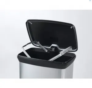 Kôš Curver® DECO PEDAL BIN, 50 lit., 39x29x73 cm, čierny/strieborný, na odpad