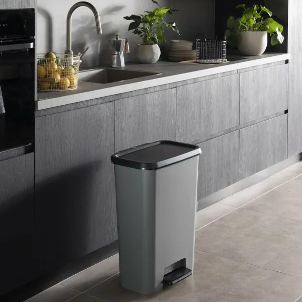 Kôš Curver® COMPATTA BIN, 50 lit., 29.4x49.6x62 cm, čierny/sivý, na odpad