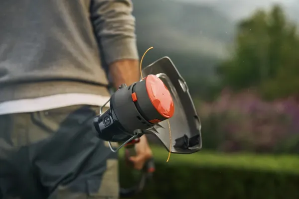 Akumulátorový vyžínač Husqvarna Aspire™ T28-P4A