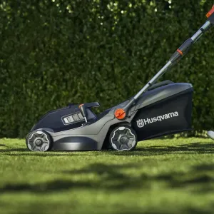 Akumulátorová kosačka na trávu HUSQVARNA Aspire™ LC34-P4A s akumulátorom a nabíjačkou