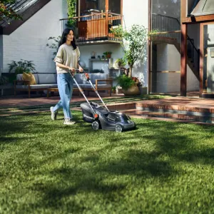 Akumulátorová kosačka na trávu HUSQVARNA Aspire™ LC34-P4A s akumulátorom a nabíjačkou
