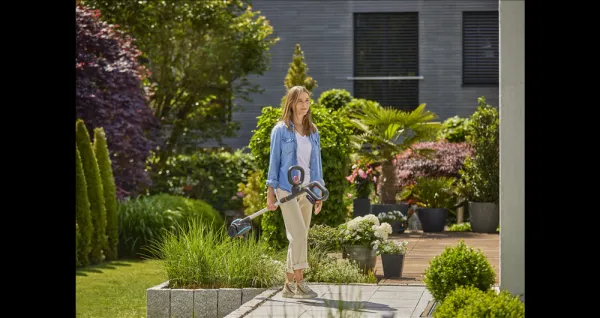 Gardena Akumulátorová kefa na burinu EasyWeed 1800/18V P4A, pripravená na použitie