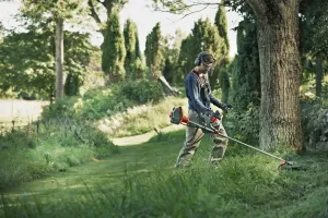 Krovinorez Husqvarna 122R