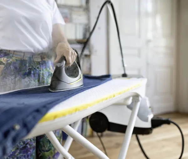 Kärcher - Parná žehliaca stanica SI 4 EasyFix Iron 1.512-637.0