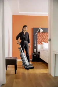 Kärcher - Batériový vysávač s elektrickou kefou CV 30/2 Bp Adv 1.023-206.0