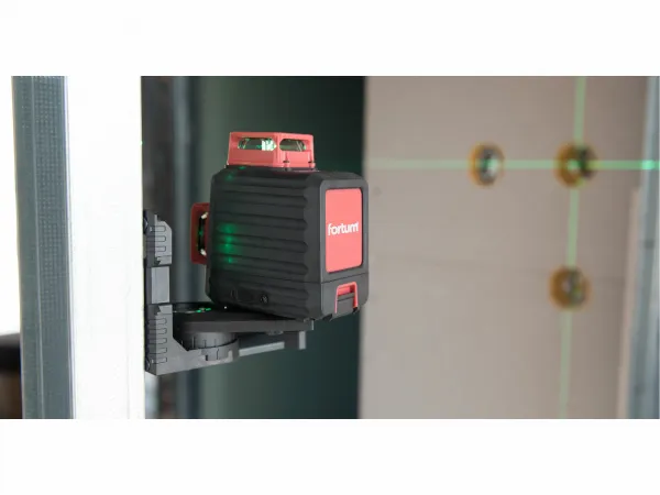 FORTUM 4780214 Laser líniový, krížový samonivelačný, zelený, 2D(1H360+1V360), Li-ion akumulátor