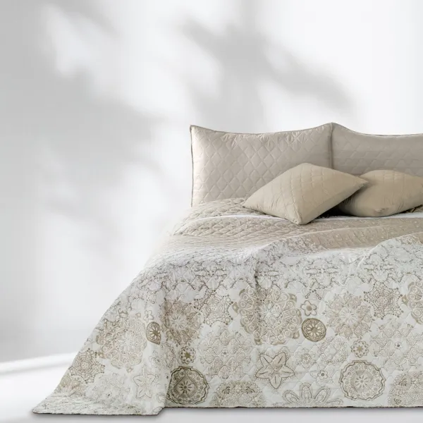 Obojstranný prehoz na posteľ DecoKing Alhambra béžový/biely, veľkosť 200x220
