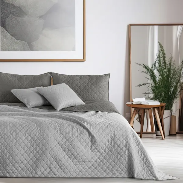 Obojstranný prehoz na posteľ DecoKing Chiny sivo-strieborný, veľkosť 170x270