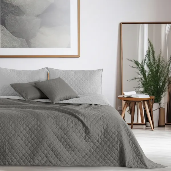 Obojstranný prehoz na posteľ DecoKing Chiny sivo-strieborný, veľkosť 170x270