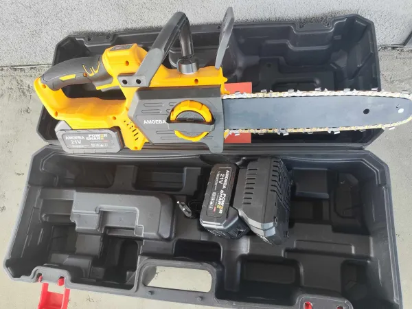 AMOEBA Reťazová 30 cm bez ulíková píla s automatickou brzdou mazaním v kufríku vhodná pre batérie MAKITA 18V