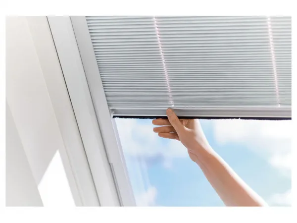 Livarno home Tepelnoizolačná plisovaná žalúzia na strešné okná Velux, 49,3 x 94 – 116 cm (biela)