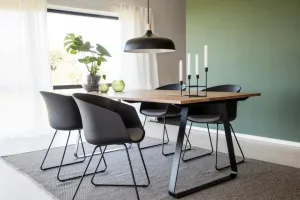 Actona Designová stolička Moon čierna