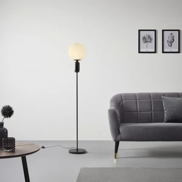 Stojaca lampa Tiano čierna