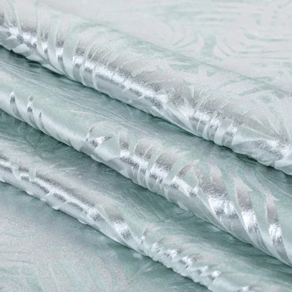 Záves AmeliaHome Velvet Silver Leaves s priechodkami 140x245 cm mätový, veľkosť 140x245