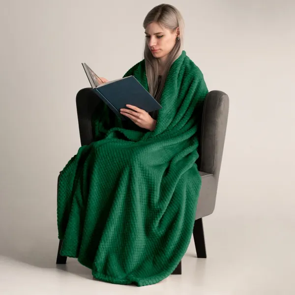 Deka z mikrovlákna DecoKing Henry tmavozelená, veľkosť 70x150