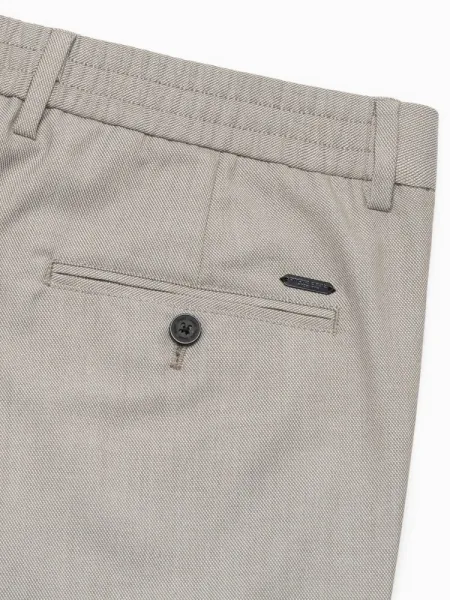 Trendy pánske chinos nohavice svetlo šedé
