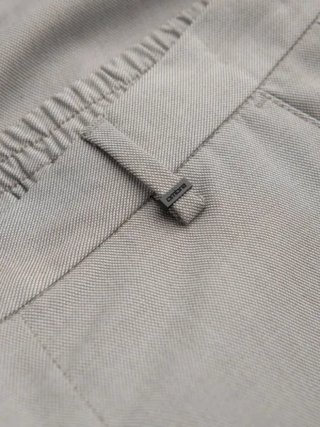 Trendy pánske chinos nohavice svetlo šedé