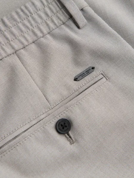 Trendy pánske chinos nohavice svetlo šedé