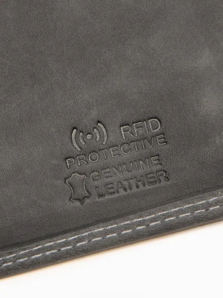 Čierna vertikálna kožená peňaženka na patentku A091