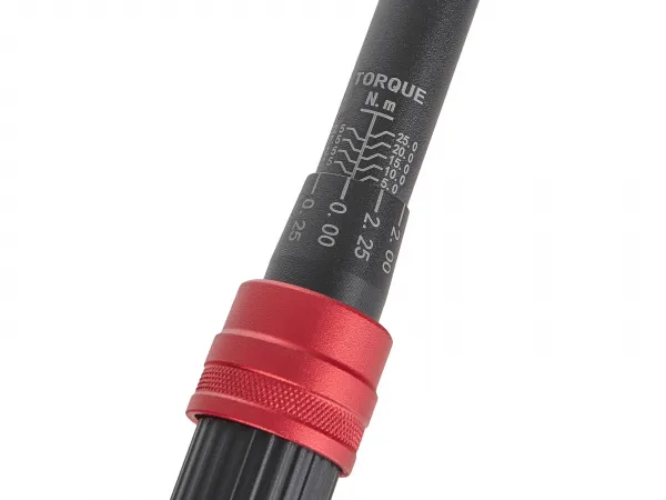 Momentový kľúč 1/4" 5-25Nm TVARDY