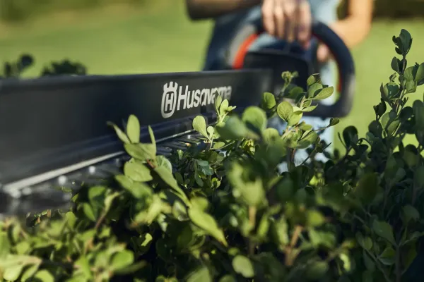 Akumulátorový plotostrih Husqvarna Aspire™ H50-P4A s akumulátorom a nabíjačkou