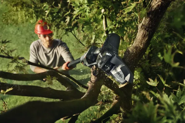 Akumulátorová vyvetvovacia píla Husqvarna Aspire™ PE5-P4A
