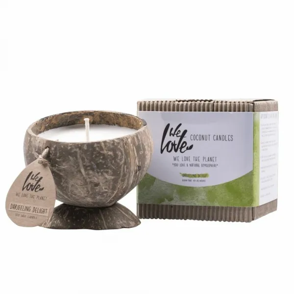 Sójová sviečka v kokosovom orechu "Darjeeling Delight" We Love the Planet 190 g