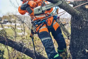 Akumulátorová reťazová píla Husqvarna T542i XP® bez akumulátora a nabíjačky