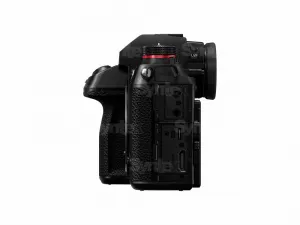 Panasonic LUMIX S1RM (S1R + R24105) 8085