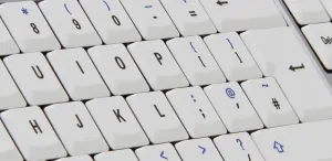 LogicKeyboard Logická klávesnica strieborná s duálnym USB hubom UK 19825